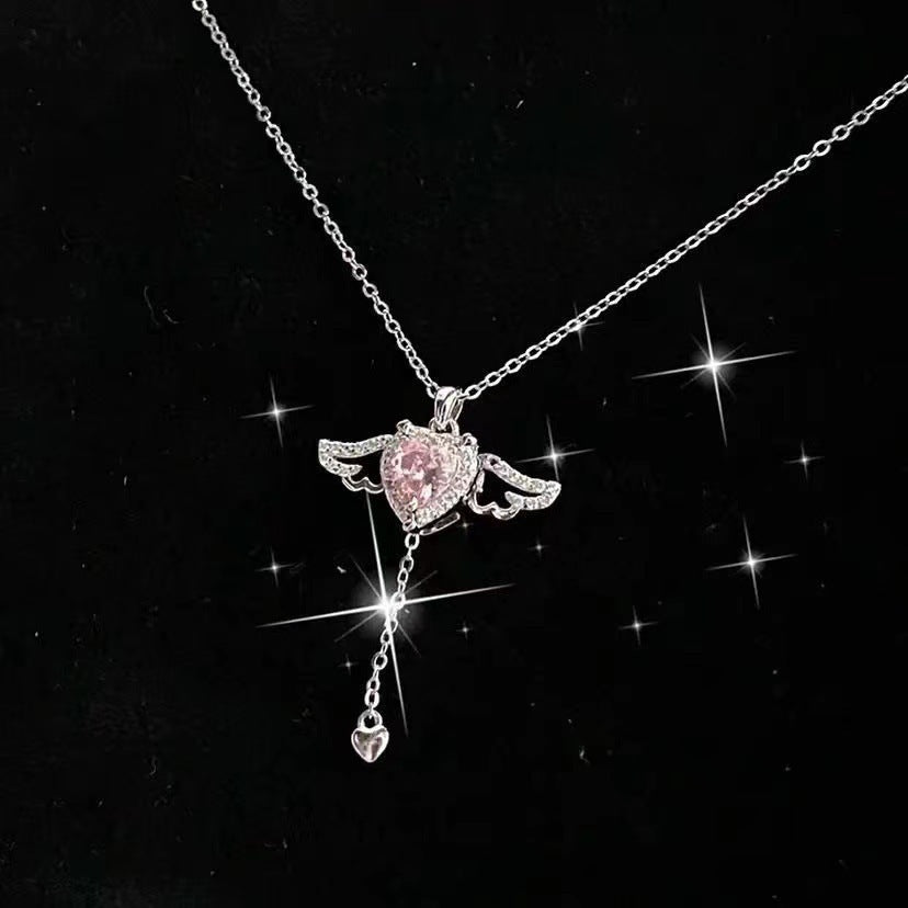 Collier Cœur d'Ange – Pendentif Mobile & Cristal Scintillant